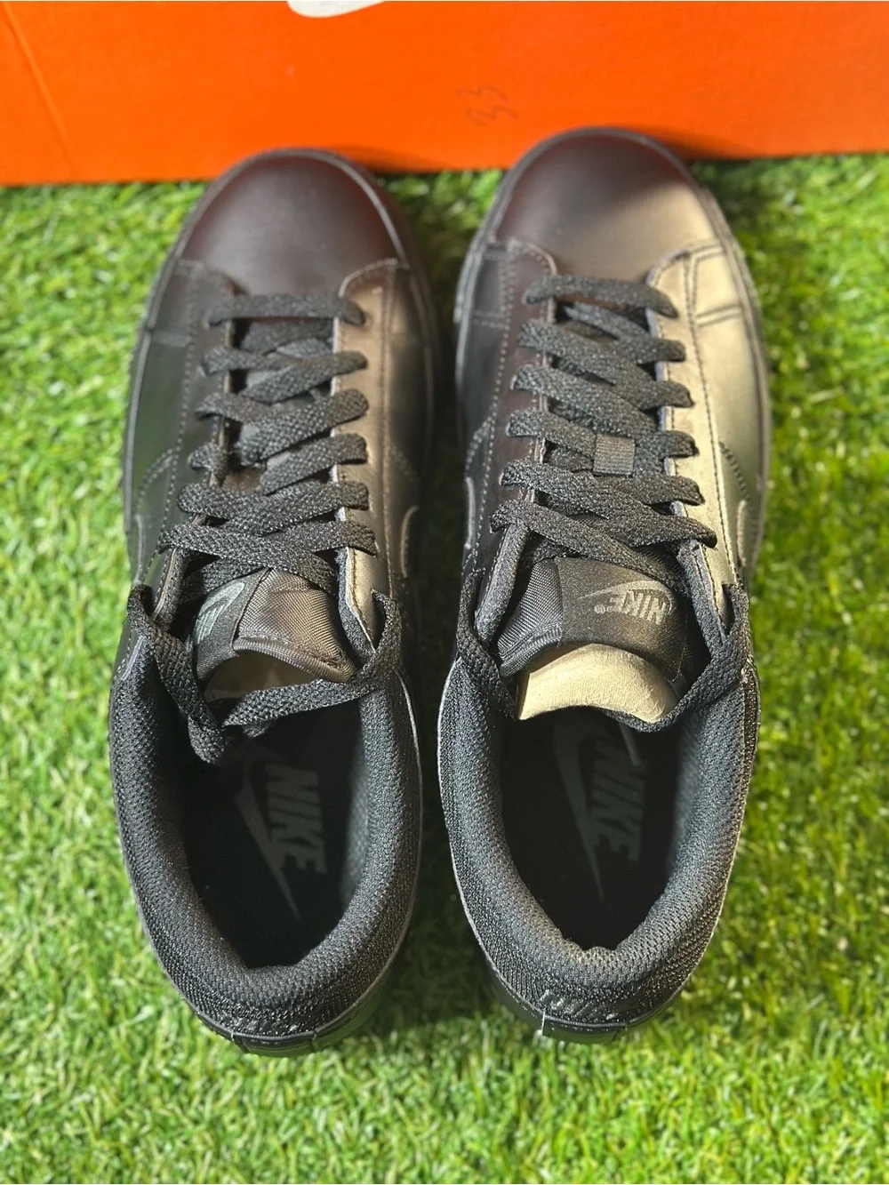NIKE MATCH SUPREME LEATHER, SIZE 7.5 MENS, COLOR, BLACK/ GUM- LIGHT BROWN, NEW